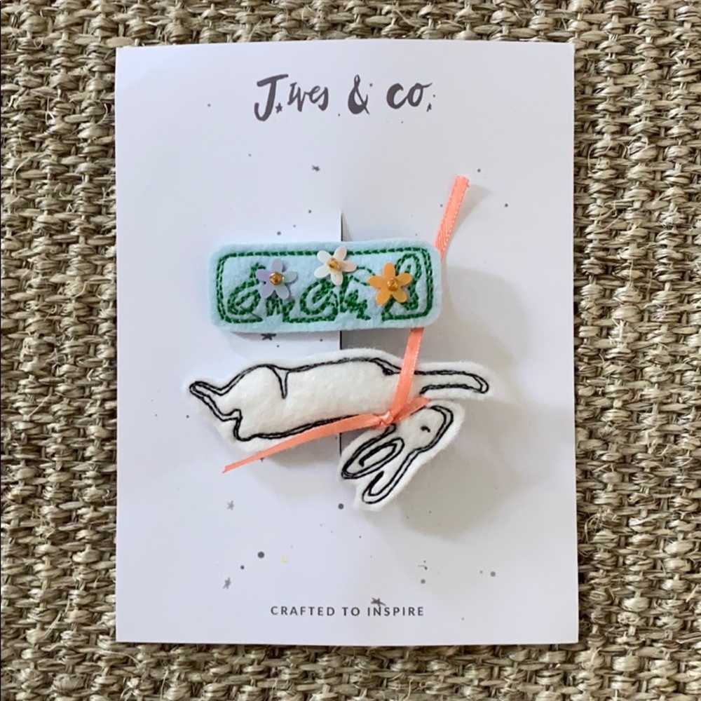 St.Ives and Co. Hair clips